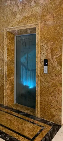 Cho thuê nhà căn góc, 221m2- 5,5T, Nguyễn Tuân, Vũ Trọng Phụng -89 tr