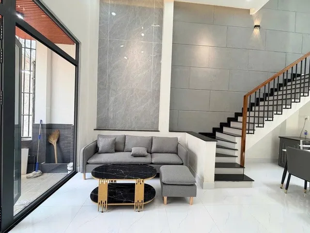 Ngay ngã tư hàng xanh
Bạch Đằng giao với Đinh Bộ Lĩnh , Bình Thạnh
60m2 ( 4.3m x 14m ) 
2 Tầng - 2PN ( có Pn dưới trệt ) 
Hẻm ba gác - Chỉ 4 tỷ 8

📞 Liên hệ xem ngay: 0902 106 911