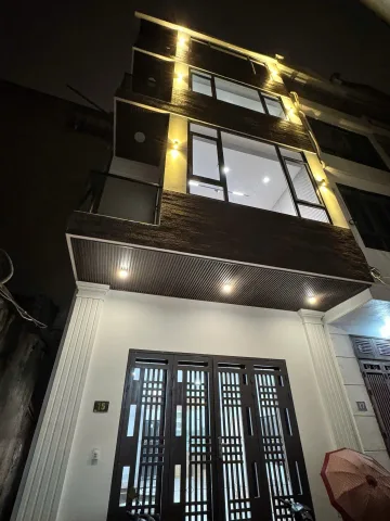 Bán nhà Dương Quảng Hàm 45m2, ngõ thông, lô góc 3 thoáng