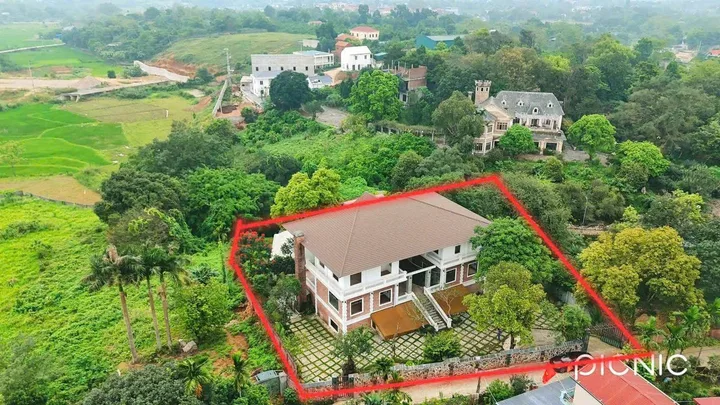 Gia đình tôi cần bán khuôn viên nghỉ dưỡng cao cấp tại Hòa Sơn, Lương Sơn DT 1250m/400m ONT