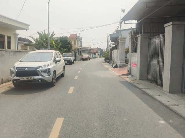 Chính chủ gửi bán lô đất đẹp ko chút lỗi lầm nhỏ tại quảng cư / phường Lê ích 
Dt 133m . Mặt tiền rộng 5m cách trục 352 chỉ 200m
Nằm trên trục đường trải nhựa 2 ôtô tránh nhau 
Kinh doanh buôn bán thuận tiện 
Giá chủ cần bán 2,9xx
LH. Em 0898266583