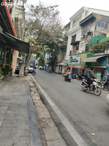 Cho thuê gấp giá rẻ căn hộ mặt phố Yên Phụ 120m, tầng 7, mặt tiền 6m, 20 tr/th Tây Hồ.
