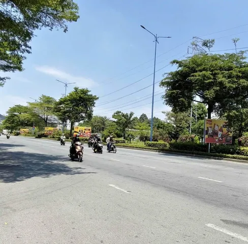 ▪︎Cần  bán nhanh căn nhà mặt tiền tại đường .hồ văn long , Q Binh tân - nhà 2 tầng - giá : nhỉnh 5 Tỷ
