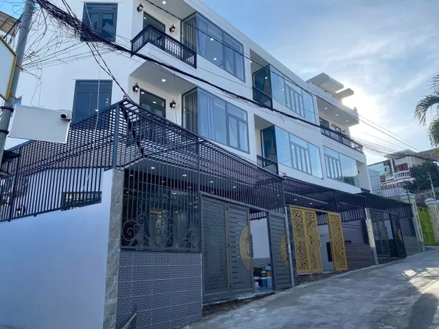NHÀ 3 TẦNG 2 MT ĐƯỜNG MAI AN TIÊM CÓ DÒNG TIỀN 15TR/THÁNG