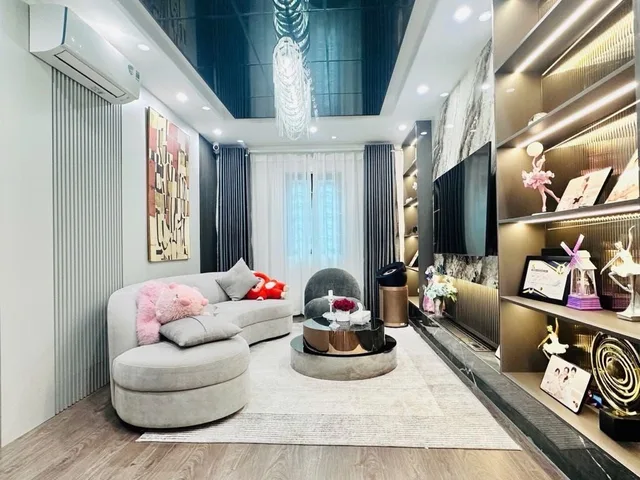 Căn Lạc Long Quân này ô tô đỗ cửa, ngõ thông kinh doanh cực tốt - chỉ 15.xty