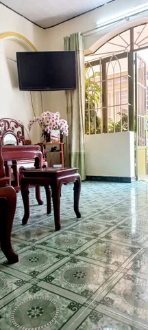 Bán Đất Tặng Nhà - Vị trí trung tâm hiếm có:
 • Cách Chợ Đầm chỉ 150m
 • Chỉ ~500m ra biển
 • Gần Bệnh viện tỉnh, UBND tỉnh, khu Liên cơ các Sở
👉 Khu vực sầm uất, tiện ích đầy đủ, di chuyển cực kỳ thuận tiện