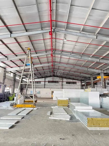 CHO THUÊ XƯỞNG 1900m2 PCCC TỰ ĐỘNG THẨM DUYỆT , GIÁ 180tr TẠI DĨ AN