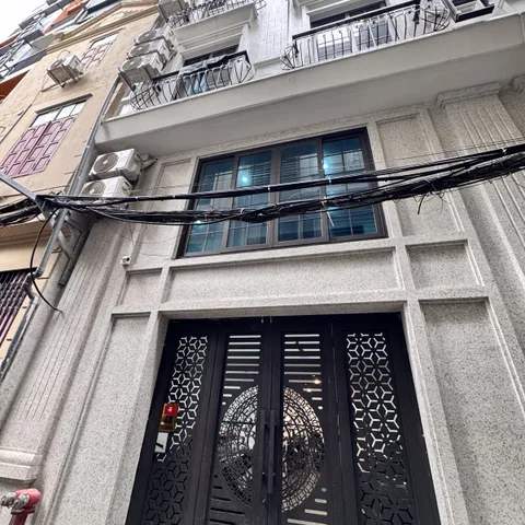 Gần ĐH Thương Mại 60m2, thang máy, Oto, thu 55tr/tháng, 14 tỷ