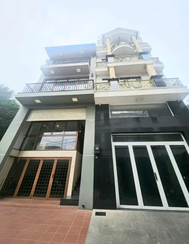 NGÔI NHÀ HIỆN ĐẠI - TỐI ƯU CÔNG NĂNG - NÂNG TẦM TRẢI NGHIỆM SỐNG 

Cách MT Cộng Hòa 500m - xe tải quay đầu - dân trí cao - diện tích đẹp 5*17*5tầng vuông vức - sách vali vào ở ngay - 10.99t hơn xíu (B268)

📞 Liên hệ xem ngay: 0902 106 911