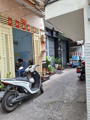 Nhà bán Trần quý, P6, Quận 11