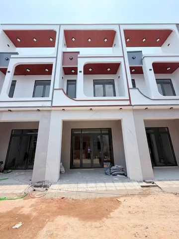 NHÀ PHỐ 1 LẦU 1 TRỆT gần CTY Pouchen ( HOÀN CÔNG ) P. HOÁ AN.- Giá 3ty6