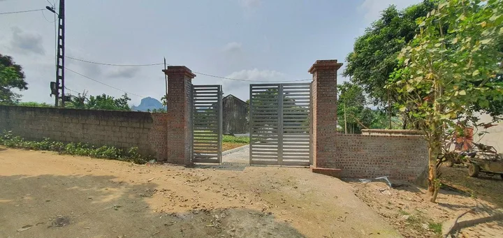 Diện tích 2629m – Trong đó đã có 300m đất thổ cư lâu dài, pháp lý rõ ràng gần nhiều villa nghỉ dưỡng tại Lương Sơn