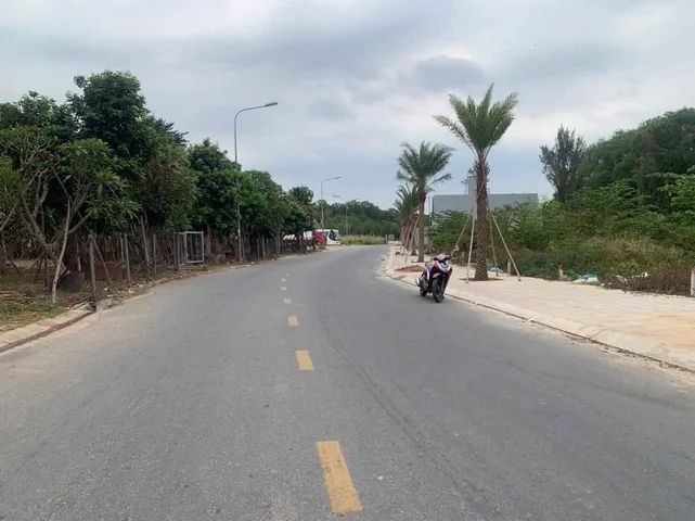 Bán đất 130.2m² có sẵn 127m² thổ cư ngang 5m giá 5.3 tỷ tại Phường Lái Thiêu