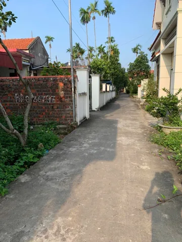 Bán 78.3 m Mỹ Đồng ô tô đỗ tận cửa . Xung quanh dân đông đúc . L/h:076.231.9990 em Thúy