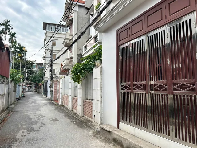 Bán nhà Phố Việt Hưng, Long biên, Ngõ thông, Ô tô tránh, Kinh Doanh - 40m2 - Hơn 8 tỷ