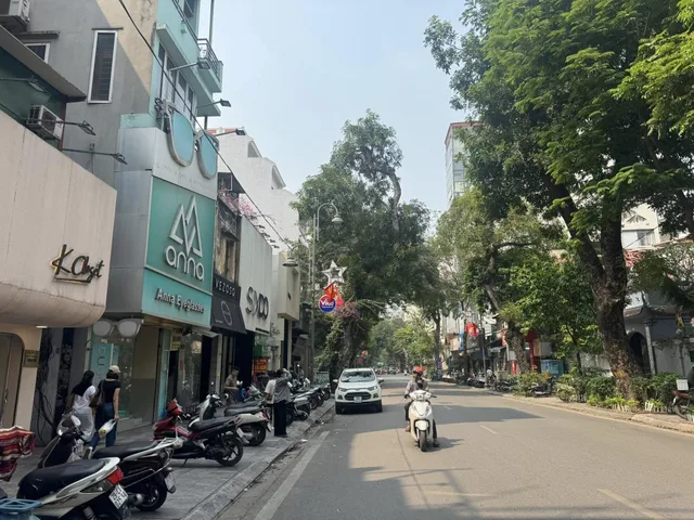 BÁN GẤP NHÀ MẶT PHỐ BÀ TRIỆU. 188M2 XÂY 6 TẦNG. THANG MÁY. KINH DOANH.