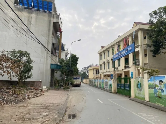 SỐC QUÁ 1 LÔ  PHÚ CÁT CŨ THÔN 7 ĐỐI DIỆN TÁI ĐỊNH CƯ VAI RÉO