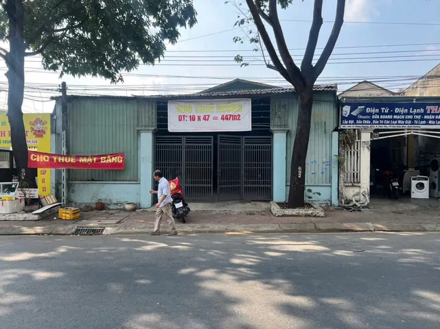 BÁN KHO XƯỞNG MẶT TIỀN LỚN ĐƯỜNG LỚN – XE CONTAINER RA VÀO LIÊN TỤC