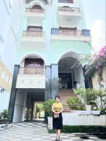 🥰NGHỆ THUẬT ĐƯA THIÊN NHIÊN VÀO TỪNG GÓC SỐNG 🥰 

Tận hưởng không gian xanh mát, nơi từng bước chân là sự kết hợp hài hòa giữa cây cỏ, hoa lá và những đường nét thiết kế tinh tế. Dù là góc café thư giãn, khoảng sân vườn xanh rì hay lối đi uốn lượn dưới 