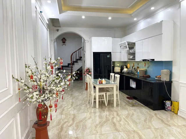 Mặt ngõ Cầu Giấy 45m2x6T, ô tô đỗ cửa, vừa ở vừa kinh doanh, 14.8 tỷ