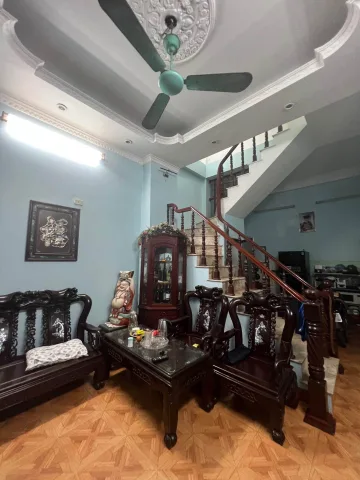 Bán nhà Trịnh Đình Cửu – Giá 12 tỷ – DT 40m² x 4 tầng – MT 4.1m – phân lô, ô tô, sát phố