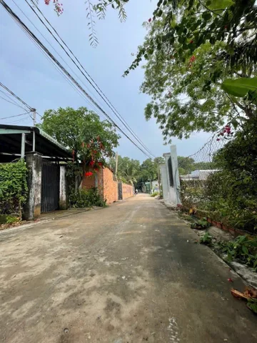 Bán Đất Phường Phú An , Tphcm 
Giá 1tỷ4xx 4,7x30 thổ cư 50m