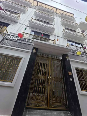 Bán nhà 55m² full thổ cư ngang 4,5m giá 15.9 tỷ tại Đường An Dương Vương Phường Phú Thượng