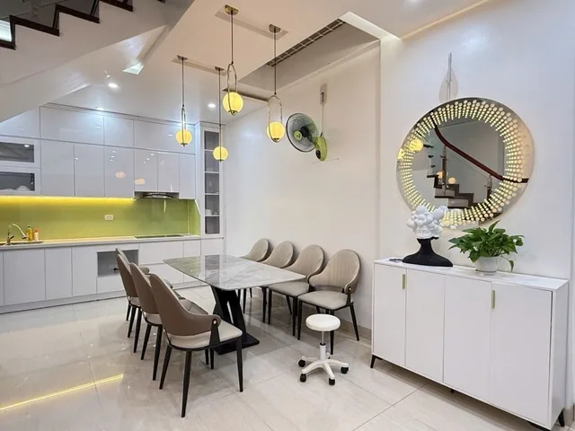BÁN NHÀ NGỌC LÂM – GẦN Ô TÔ – MT RỘNG