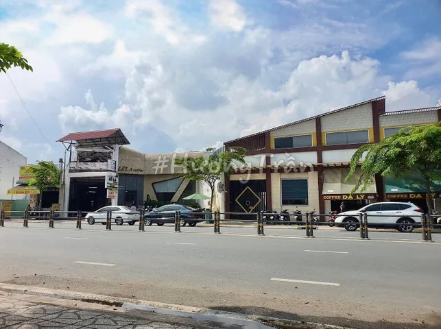 👉70 triệu - CHO THUÊ MẶT BẰNG 700m2, NGANG 11m MẶT TIỀN ĐƯỜNG TRẦN HOÀNG NA (Có bãi đậu xe)