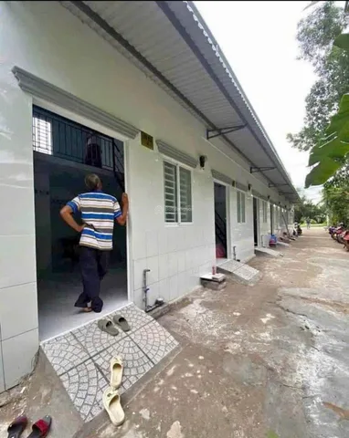Bán đất có sẵn 5 phòng trọ 336m2 giá 957 triệu Đ.Nguyễn Du gần KCN Thành Thành Công. Sổ hồng riêng