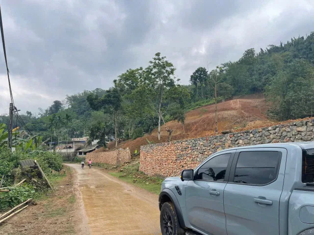 BÁN LÔ ĐẤT RỘNG 2500M² FULL THỔ CƯ KIM BÔI – MẶT ĐƯỜNG LỚN – ĐẦU TƯ TỐT
