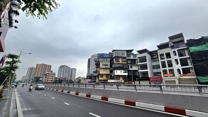 BÁN TÒA NHÀ MẶT PHỐ KIM ĐỒNG. 6 TẦNG. THANG MÁY. 2 MẶT TIỀN. KINH DOANH.