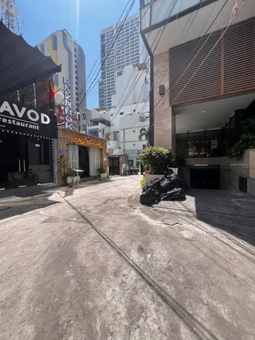 🔔BÁN ĐẤT TẶNG NHÀ CẤP 4 HẺM XE HƠI HÙNG VƯƠNG- PHƯỜNG NHA TRANG
- DT: 45,8m2 ODT
- Dọn vào ở ngay, 1 khách rộng, 1pn ( có thể cải tạo 2p), 1wc, 1bếp.
- Sổ hoàn công chuẩn chỉnh
- Xung quanh đầy đủ tiện ích, đi bộ ra biển cách vài phút 
🏦 Giá : 6tỷ ( 