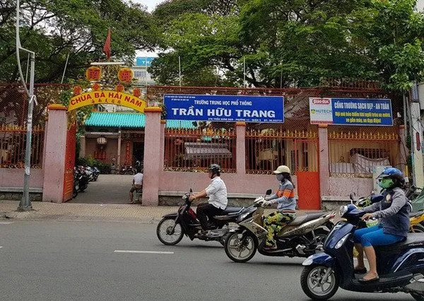 QUẬN 5 - MẶT TIỀN ĐẠI LỘ TRẦN HƯNG ĐẠO - NGANG 4,4m DÀI 9m - Chỉ 20 triệu / tháng