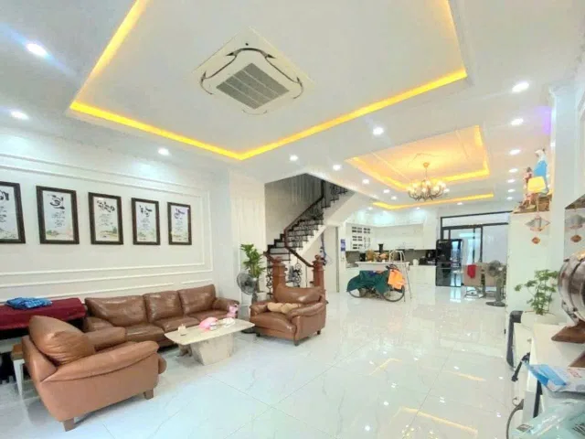 NGAY CH,Ợ TÂN HƯƠNG, VƯỜN LÀI - NHẸ 9T
NHÀ MỚI ĐẸP Ở NGAY 4TẦNG 4PN KHÉP KÍN²⁸⁵ - NGANG HẾM 5.5M RỘNG THOÁNG - HẺM NHỰA XE TẢI 7M, DÂN TRÍ CAO TẦNG.

📞 Liên hệ xem ngay: 0902 106 911