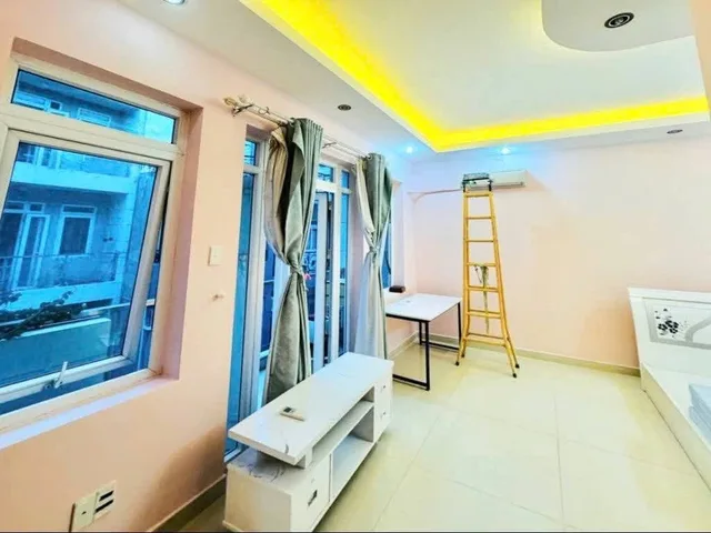 Giữa nhịp sống ồn ào, có một căn nhà lặng lẽ đứng đó – dành riêng cho người đủ chín để chọn sự an yên và đủ bản lĩnh để sống xứng đáng.

📍ÂU CƠ – GIÁP BÀU CÁT – HẺM XE TẢI – KHU DÂN TRÍ CAO (212)
📐 51M² CÔNG NHẬN – NỞ HẬU – VÀO Ở NGAY
💰 ZÁ 9.XT CÒN TL