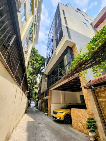 Tòa nhà văn phòng khu Bách Khoa - Khẳng định tầm vóc chủ nhân - 235m2 x 9 tầng thang máy mới tinh