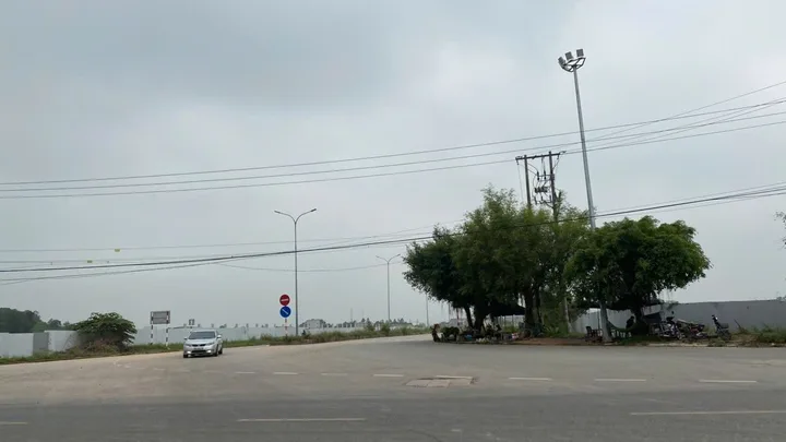 Bán lô đất, chất miên man, gần sân bay nội bài