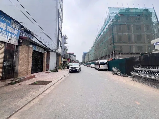 Nhà ở Gia Quất, vỉa hè ô tô tránh, 205m2
