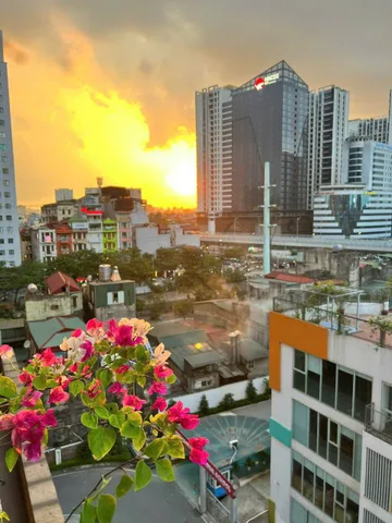 Cho thuê gấp giá rẻ căn hộ mặt phố Yên Phụ 120m, tầng 7, mặt tiền 6m, 20 tr/th Tây Hồ.
