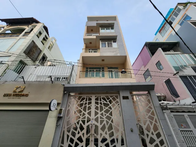 Bán nhà 124,8m² full thổ cư ngang 5,65m giá 46 tỷ tại Đường Lê Văn Sỹ Phường Nhiêu Lộc