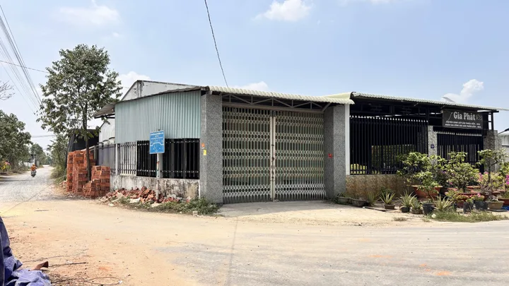 Bán nhà ngộp 2 mặt tiền đường nhựa rừng dầu mỹ hạnh bắc 2tỷ cực rẻ