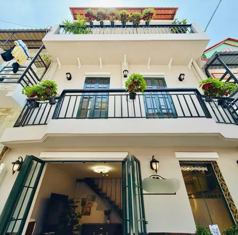 CẦN TIỀN BÁN GẤP! Nhà Nguyễn Đình Chiểu (Q3) - 75m² - 4 tầng - Chỉ 4.7 Tỷ.