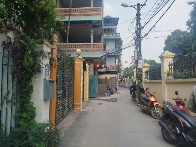 SIÊU PHẨM HIẾM _ HOÀNG QUỐC VIỆT – NHÀ DÂN XÂY – THANG MÁY – Ô TÔ VÀO NHÀ