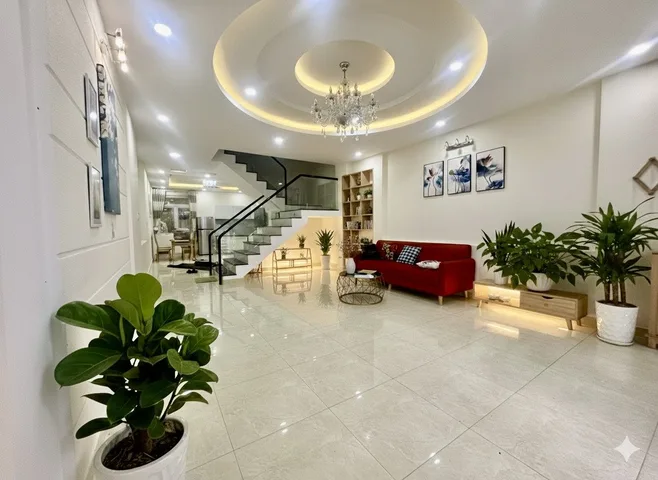 BÁN NHÀ 3 TẦNG SRXD ĐÃ HOÀN CÔNG TRUNG TÂM ĐÀ LẠT CHỈ 7.4 TỶ