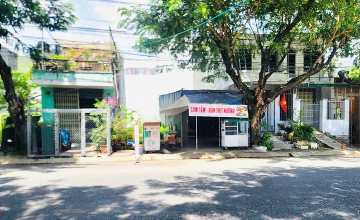 ❌ HẠ GIÁ 200tr CHỈ CÒN 4.3 Tỷ 
Mặt tiền Đường Phong Châu rộng 22.5m TĐC Đất Lành 
 
☘VIP vị trí đắc địa , siêu đẹp, siêu hiếm TĐC Đất Lành, mặt tiền đường Phong Châu rộng 22.5m . Phường Nam Nha Trang.

🍀Xung quanh các dự án đã và đang triển khai như 