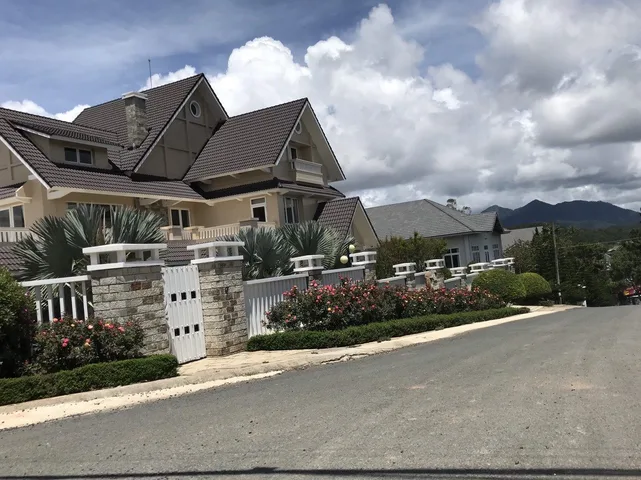Sở Hữu Đất Đẹp 2 Mặt Tiền 588m² Tại Khu Biệt Thự Sang Trọng Bậc Nhất Đà Lạt