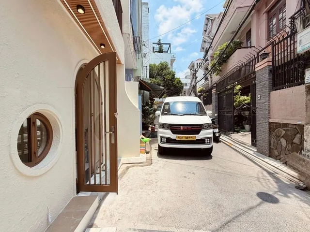 BÁN NHÀ NGAY LẠC LONG QUÂN - GẦN NGÃ 4 BẢY HIỀN - KHU CHỢ VẢI TÂN BÌNH - 2 TẦNG - 4.1M x 15M - CHỈ 7 TỶ
