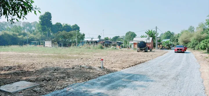 BÁN ĐẤT THỔ CƯ KỀ BÊN TỈNH LỘ 8, THUẬN TIỆN XÂY TRÒ, NHÀ Ở