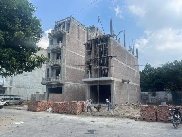 Tôi cần bán 3 mảnh đất chính chủ có diện tích 100 - 117m2 full sổ đỏ mặt tiền 7-10m, xây được 5 tầng ở ven Hà Nội đất công nghệ cao Hoà Lạc